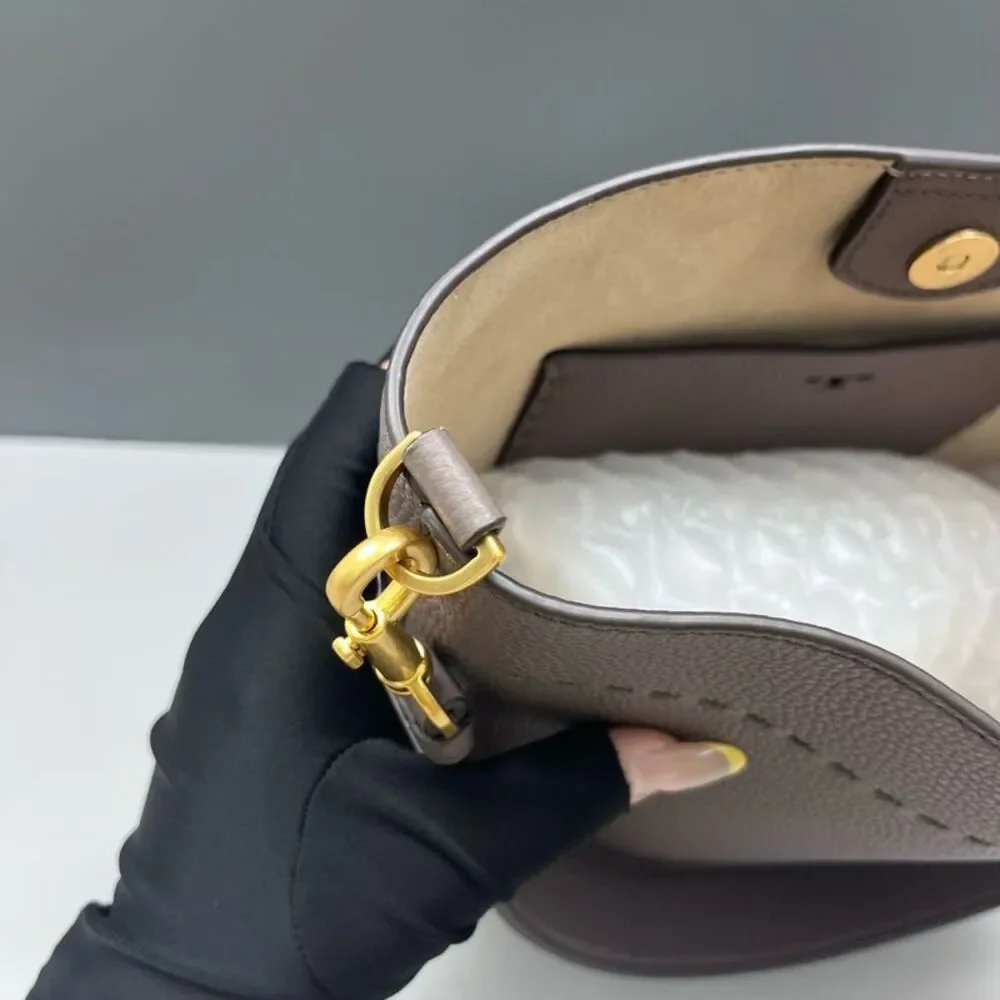 Tory Burch Women Pre-Loved Bag Very Good Condition